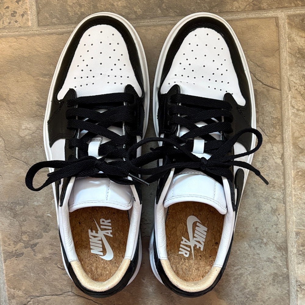 Women’s Nike Black and White Sneakers - Picture 2 of 5